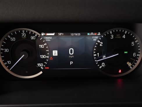 Used 2023 Land Rover Defender 110 SE image 35