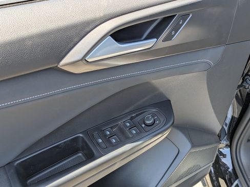 New 2026 Volkswagen Taos SE FWD image 11