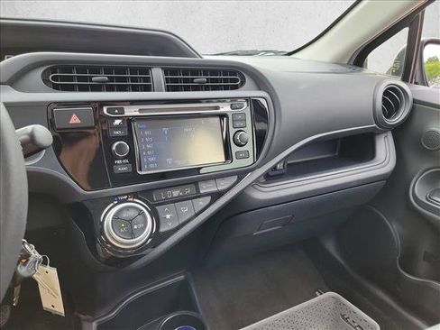 Used 2017 Toyota Prius C One FWD image 20
