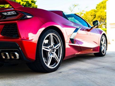 Used 2021 Chevrolet Corvette Stingray Premium Conv w/ Z51 Performance Package RWD image 16