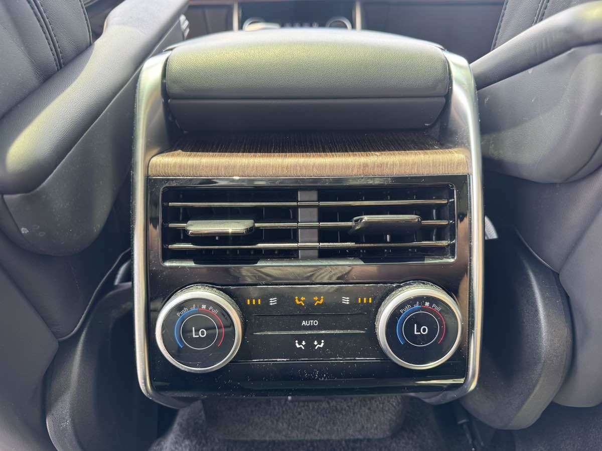 Used 2023 Land Rover Range Rover SE AWD/4WD image 26