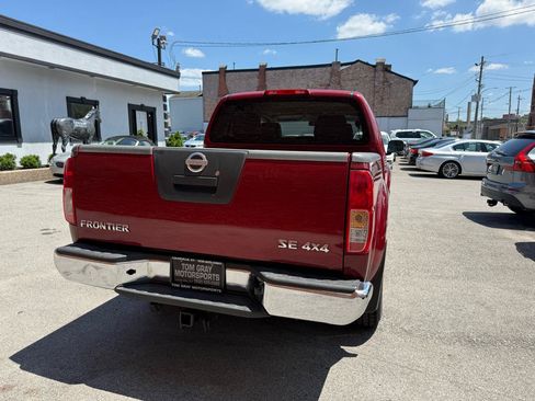Used 2007 Nissan Frontier SE w/ SE Value Truck Pkg AWD/4WD image 3