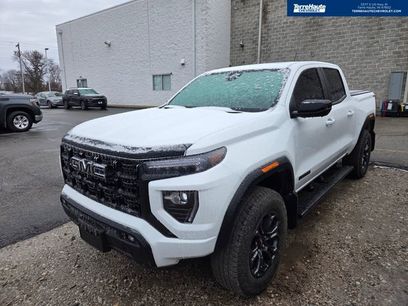 Used 2025 GMC Canyon Elevation w/ Convenience Package