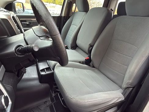 Used 2019 RAM 1500 Classic SLT image 17