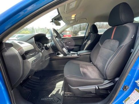 Used 2022 Nissan Sentra SR w/ Electronics Package FWD image 18