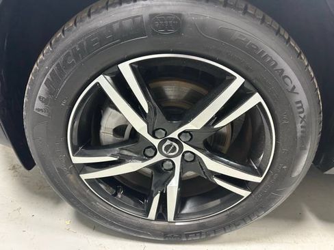 Used 2025 Volvo XC40 B5 Core AWD/4WD image 6