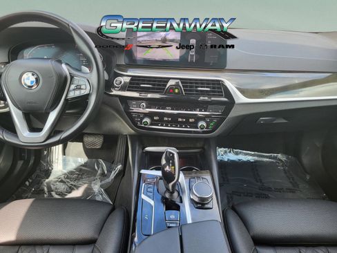 Used 2023 BMW 530i w/ Convenience Package image 38