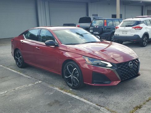 Certified 2024 Nissan Altima 2.5 SR w/ SR Premium Package image 3