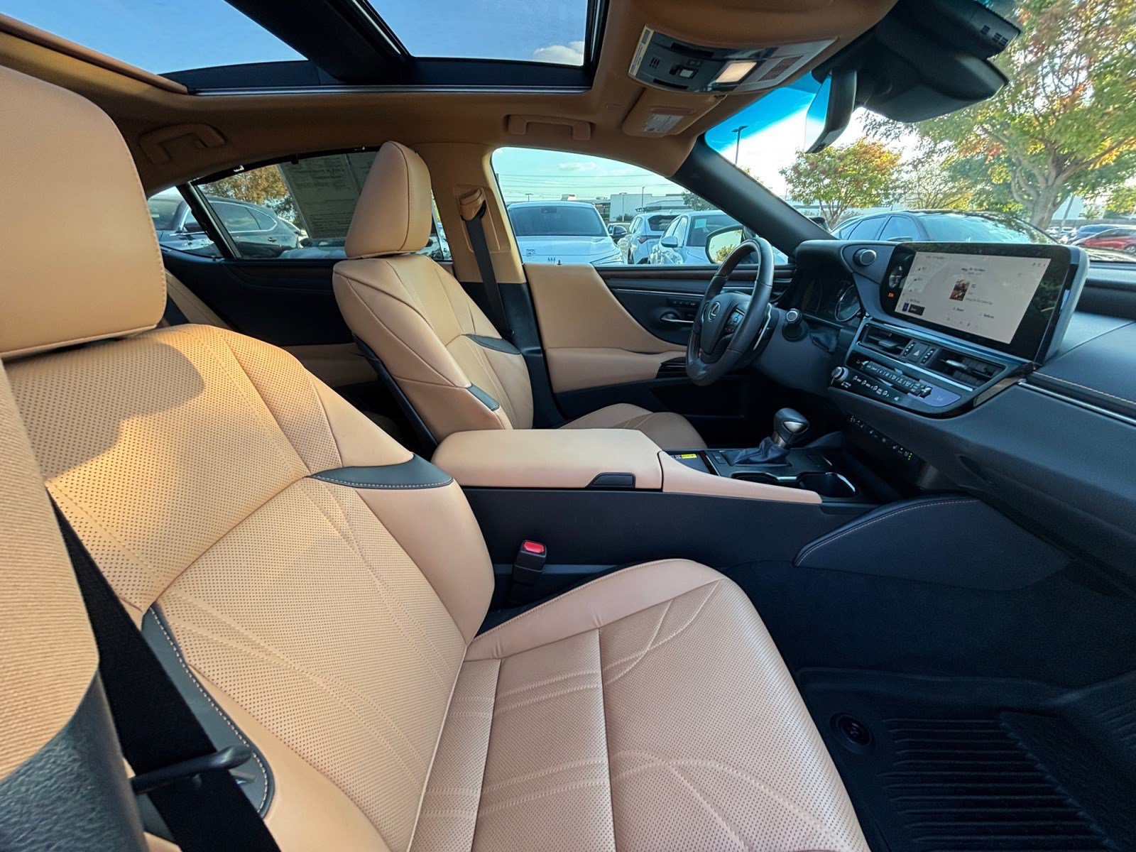 Used 2024 Lexus ES 350 Ultra Luxury w/ Accessory Package (Z2) FWD image 20