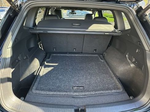 Used 2024 Volkswagen Tiguan SE R-Line image 37