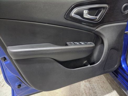 Used 2016 Chrysler 200 C image 12