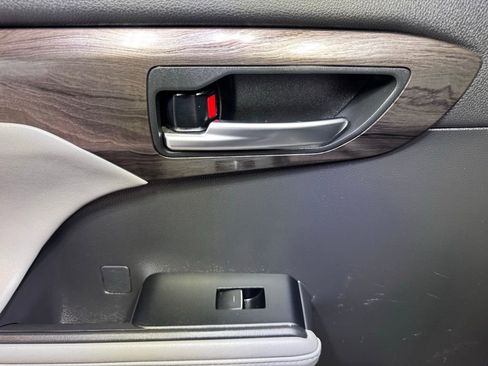 Used 2020 Toyota Highlander Limited image 43