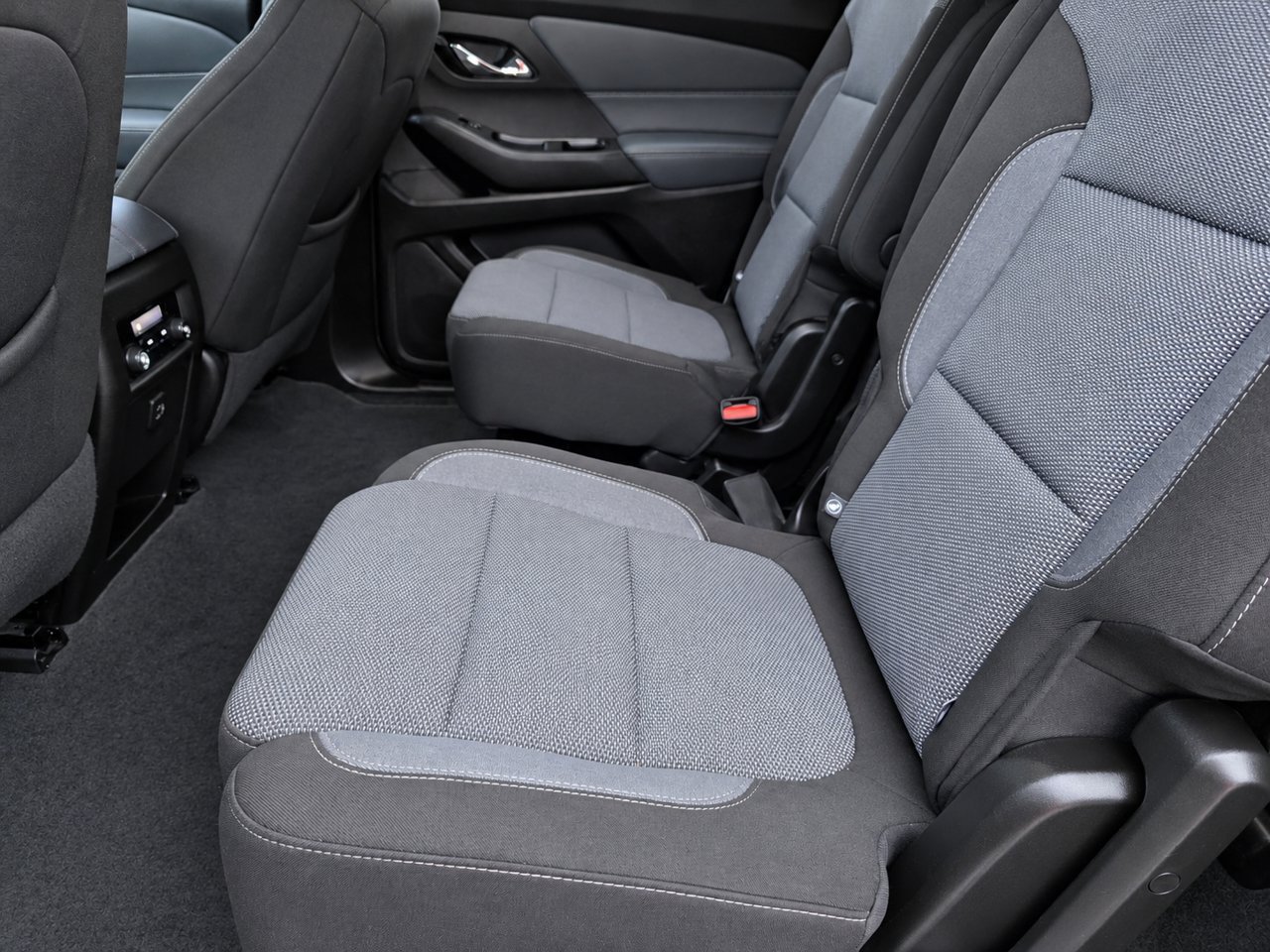 Certified 2021 Chevrolet Traverse LT FWD image 25