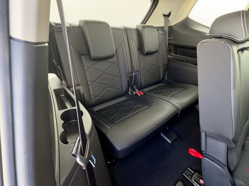 Certified 2026 Volkswagen Atlas SE FWD image 31