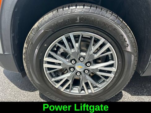 Used 2024 Chevrolet Traverse LT AWD/4WD image 19
