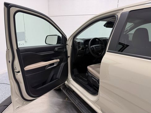 Used 2025 Ford Ranger XLT w/ FX4 Off-Road Package image 10
