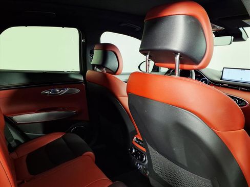 Used 2024 Genesis GV70 2.5T w/ Sport Prestige Package image 11