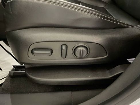 Used 2022 GMC Terrain SLT w/ Infotainment Package II image 25