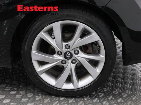 Used 2016 Hyundai Veloster image 31