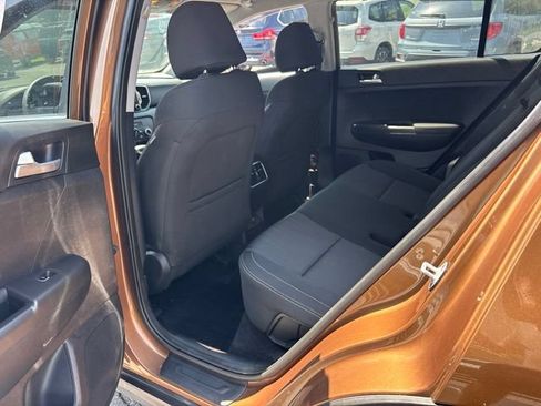 Used 2019 Kia Sportage LX AWD/4WD image 12