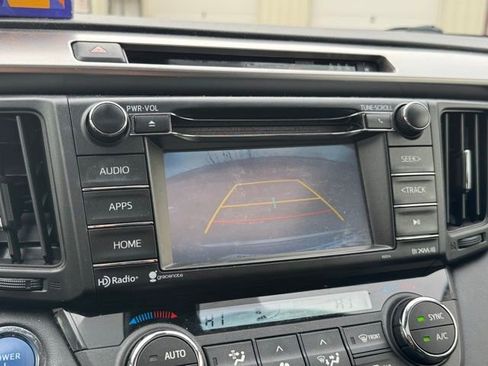 Certified 2017 Toyota RAV4 XLE w/ Carpet Mat Package image 4