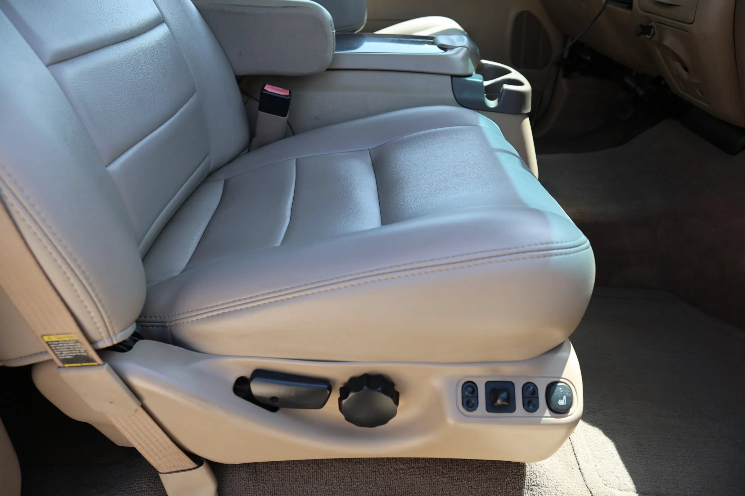 Used 2004 Ford Excursion Limited AWD/4WD image 39