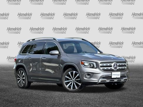 Used 2021 Mercedes-Benz GLB 250 4MATIC image 2