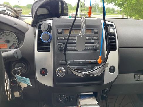 Used 2009 Nissan Frontier PRO-4X w/ Technology Pkg AWD/4WD image 8