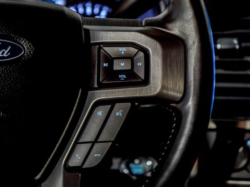 Used 2022 Ford F450 Platinum w/ FX4 Off-Road Package image 18