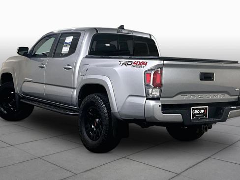 Used 2021 Toyota Tacoma TRD Sport w/ TRD Premium Sport Package AWD/4WD image 11