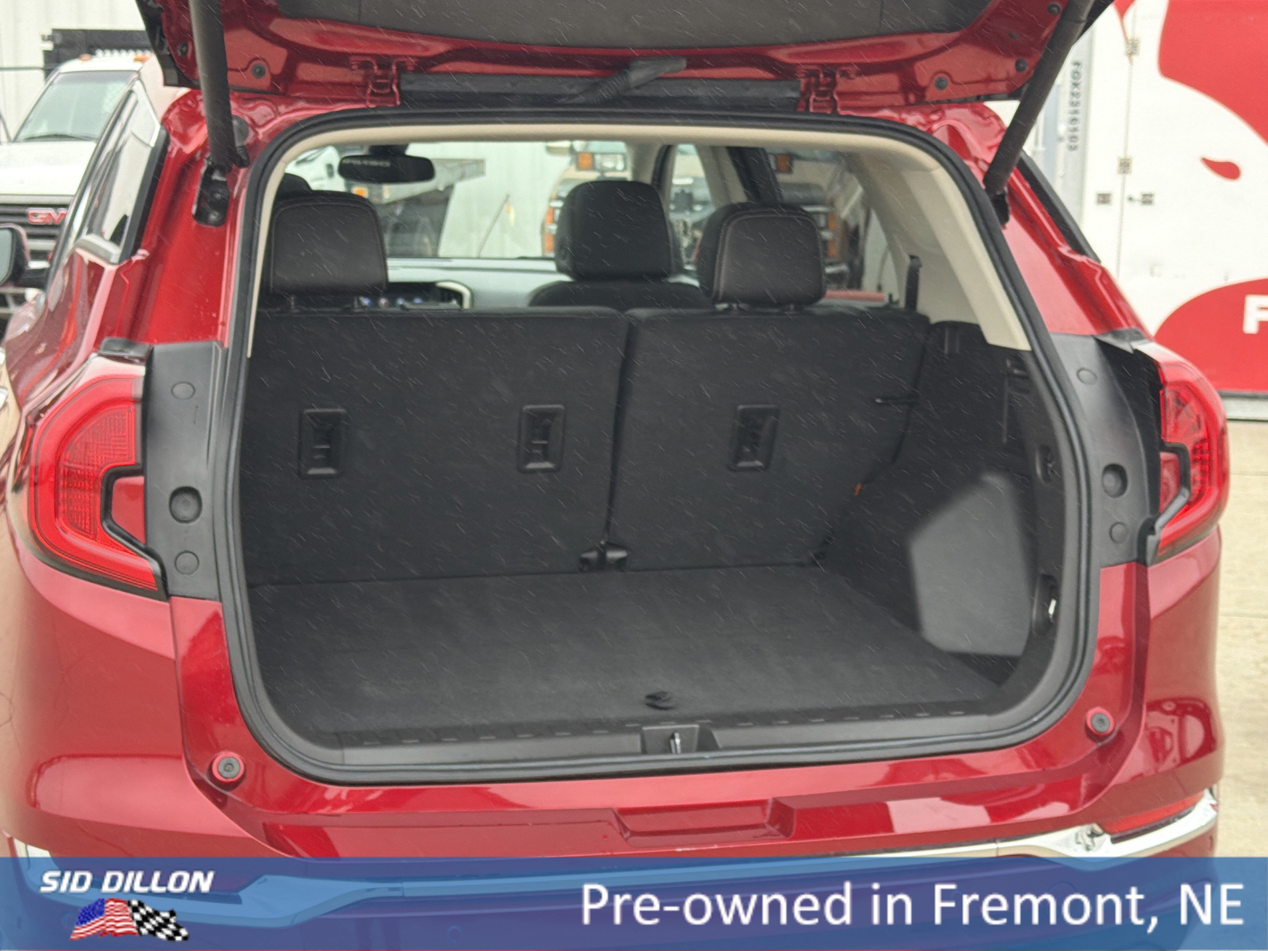 Used 2024 GMC Terrain Denali w/ Denali Premium Package AWD/4WD image 4
