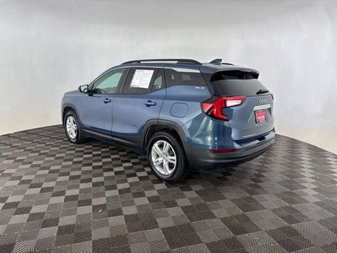 Used 2024 GMC Terrain SLE w/ Driver Convenience Package FWD image 7