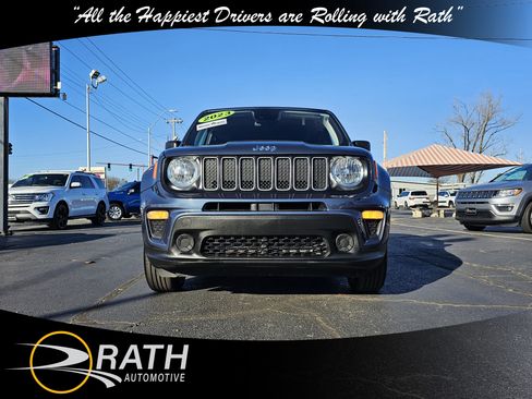 Used 2023 Jeep Renegade Latitude image 3
