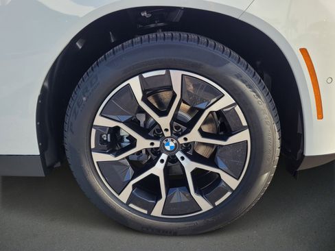 Used 2025 BMW X3 xDrive30i w/ Convenience Package image 9