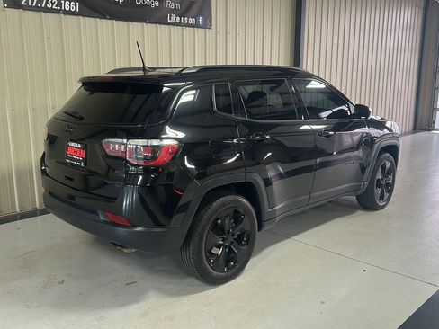 Used 2019 Jeep Compass Latitude AWD/4WD image 6