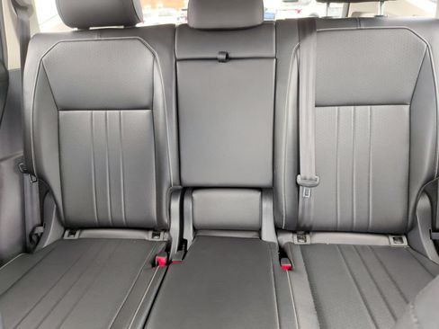 Used 2022 Volkswagen Tiguan SE AWD/4WD image 8