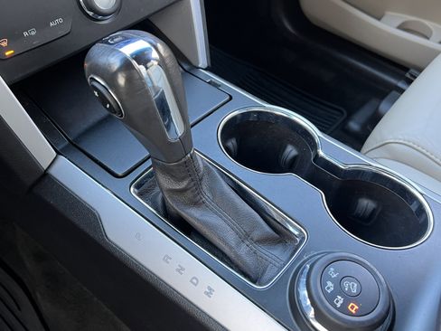 Used 2015 Ford Explorer XLT w/ Equipment Group 202A image 31