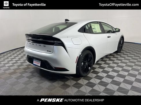 Used 2026 Toyota Prius Plug-In Hybrid FWD image 5