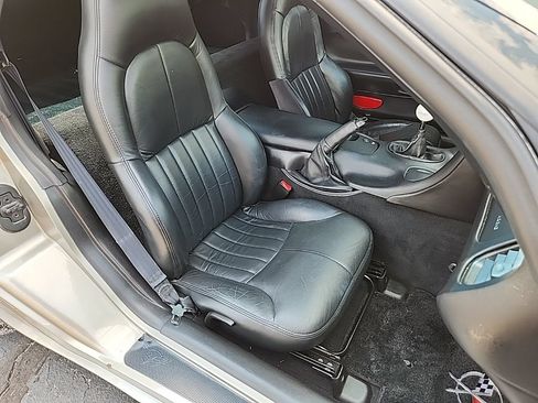 Used 1999 Chevrolet Corvette Coupe w/ Lighting Pkg RWD image 27