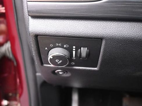 Used 2020 Jeep Grand Cherokee Laredo AWD/4WD image 17