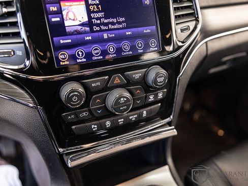 Used 2019 Jeep Grand Cherokee Limited image 28