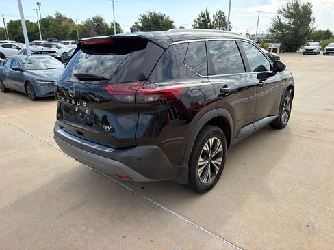 Used 2023 Nissan Rogue SV w/ SV Premium B Package FWD image 5
