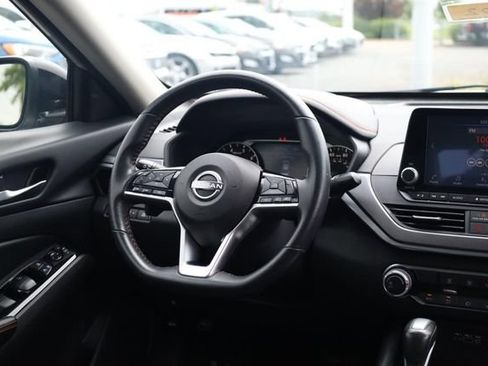 Used 2024 Nissan Altima 2.5 SR FWD image 23