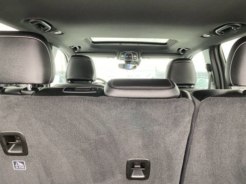 Used 2024 Jeep Grand Cherokee Altitude image 14