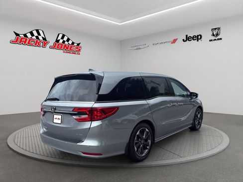 Used 2023 Honda Odyssey Elite image 11