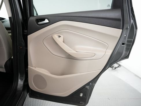 Used 2018 Ford Escape SE image 36