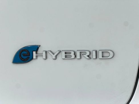 Used 2024 Chrysler Pacifica Limited FWD image 44