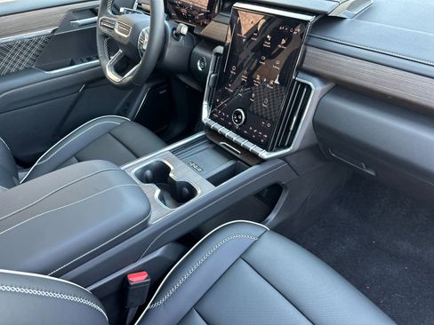 New 2026 GMC Acadia Denali w/ Super Cruise Package image 17