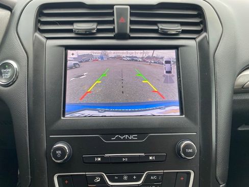 Used 2019 Ford Fusion SE w/ Equipment Group 151A image 14