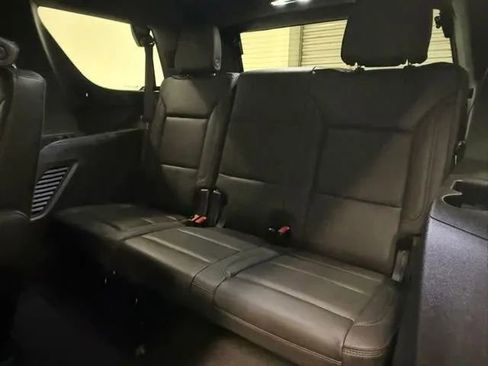 Used 2025 Chevrolet Tahoe High Country RWD image 16